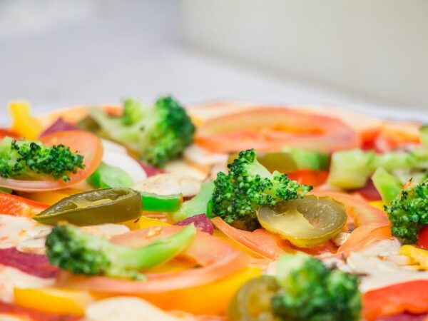 pizza, vegetables, toppings, vegetable pizza, vegetable toppings, pizza toppings, vegetarian pizza, italian, italian cuisine, eat, vegetarian, restaurant, food, healthy, delicious, meal, dinner, pizza, pizza, pizza, pizza, pizza, restaurant, restaurant